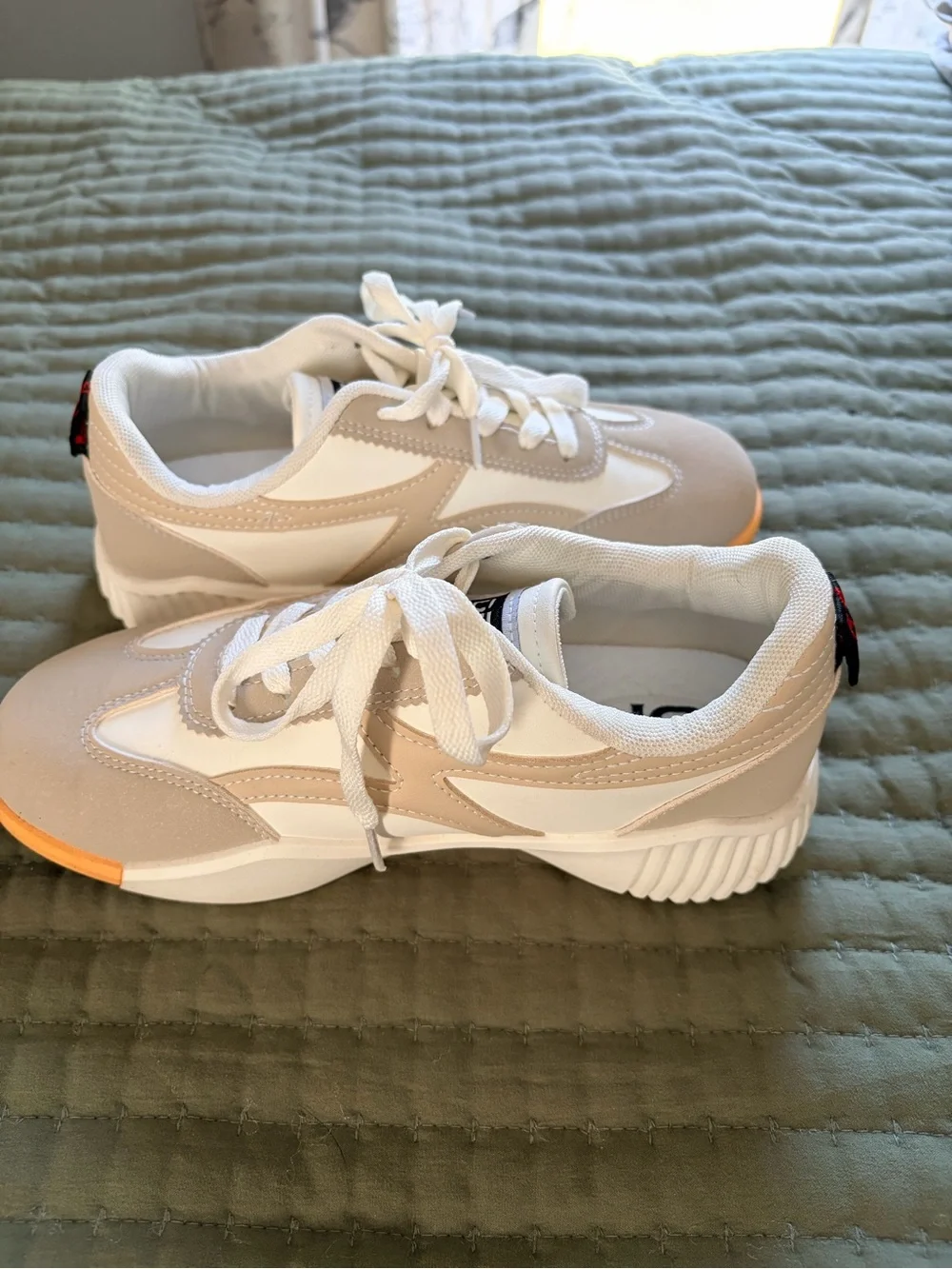 De Florence  White Casual Sneakers - Lightweight Comfort